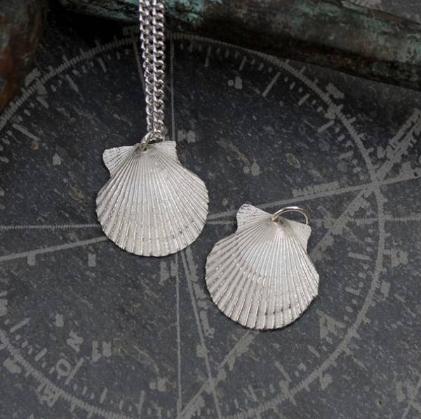 - a , silver Jewellery by Fay Page, measuring 2 x 2 cm (H x W) £51